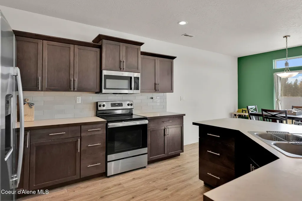 16167 N Hadley Loop Rathdrum ID 83858
