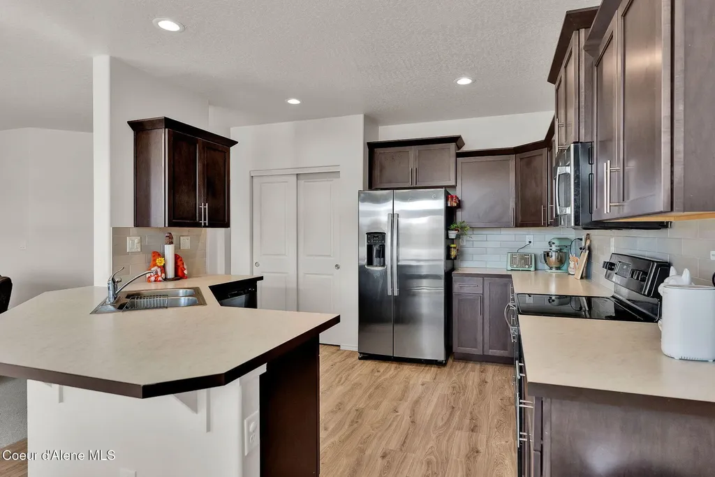 16167 N Hadley Loop Rathdrum ID 83858