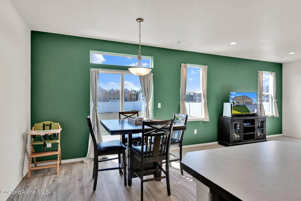 16167 N Hadley Loop Rathdrum ID 83858