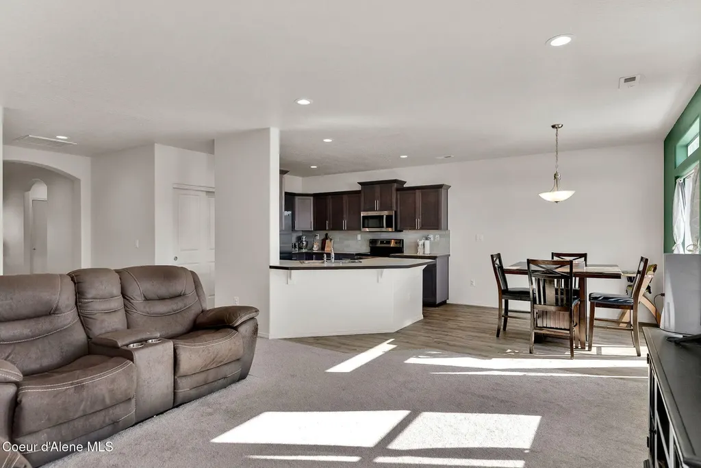 16167 N Hadley Loop Rathdrum ID 83858