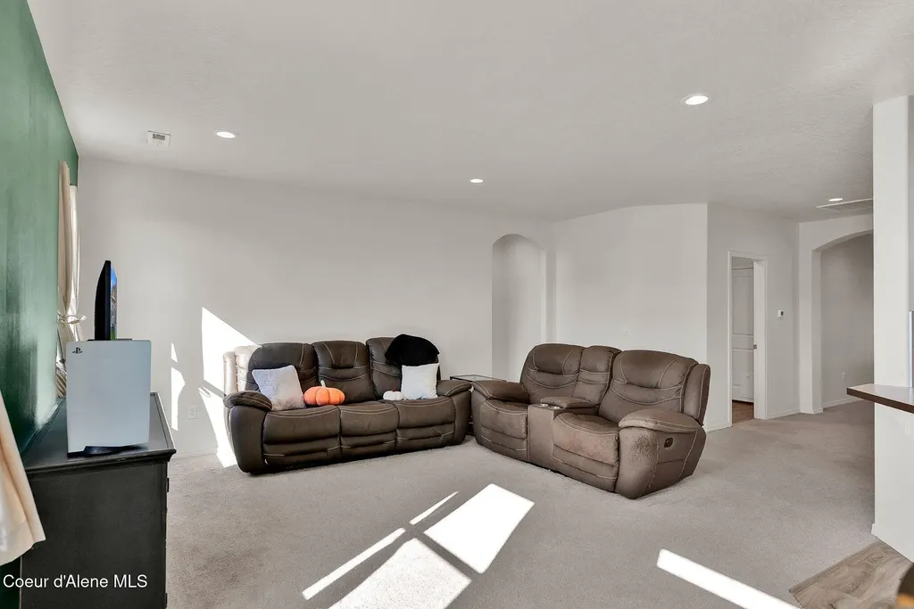 16167 N Hadley Loop Rathdrum ID 83858