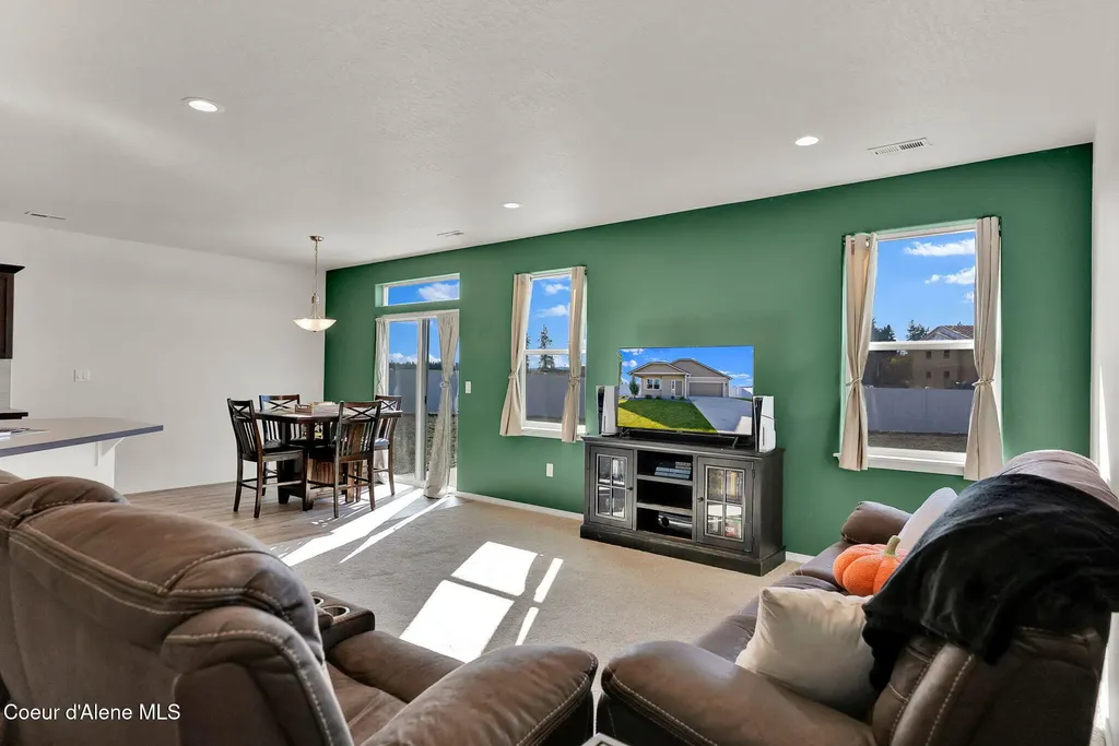 16167 N Hadley Loop Rathdrum ID 83858