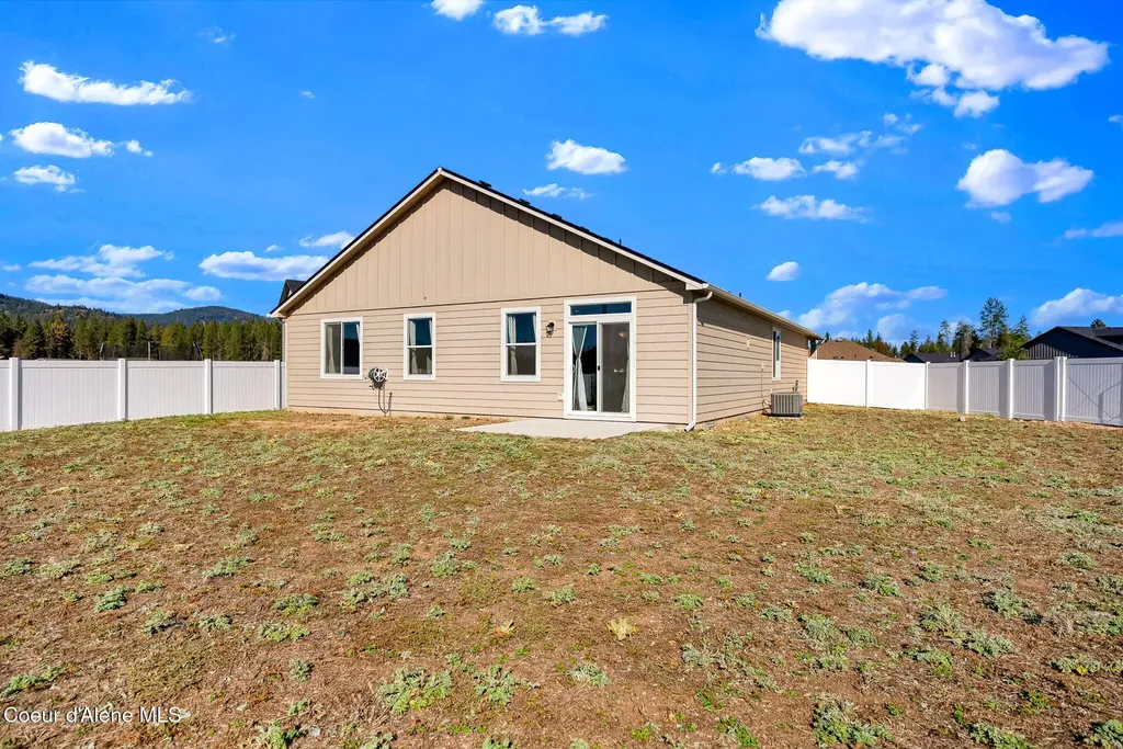 16167 N Hadley Loop Rathdrum ID 83858