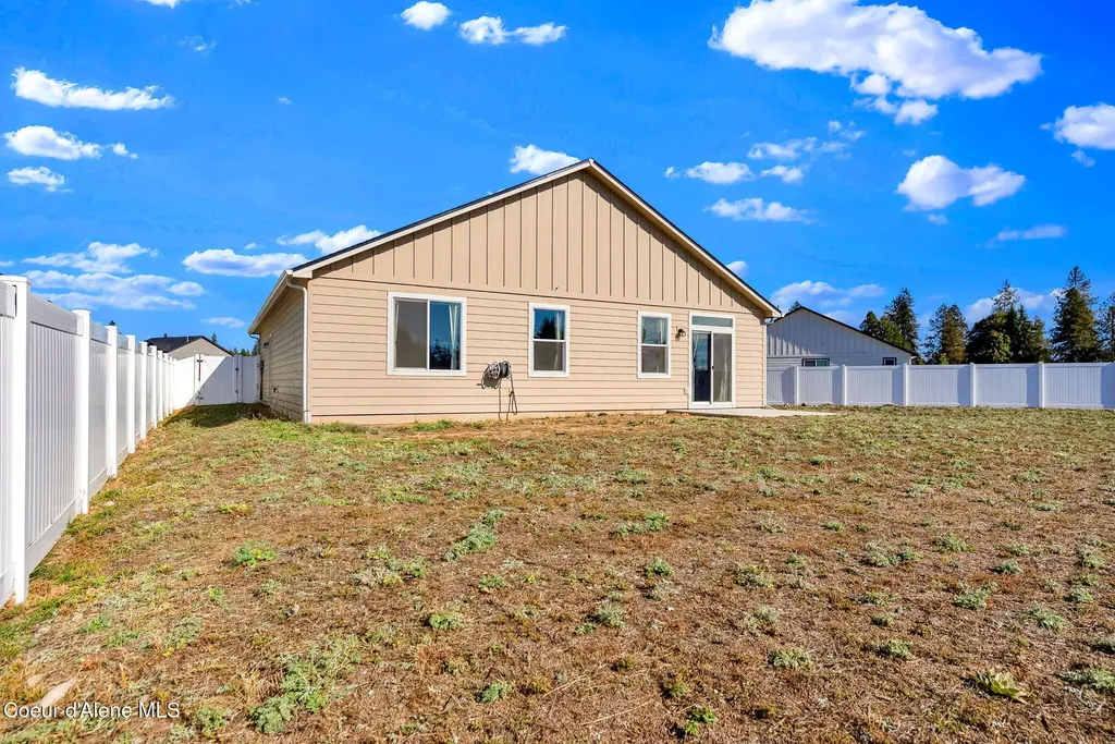 16167 N Hadley Loop Rathdrum ID 83858