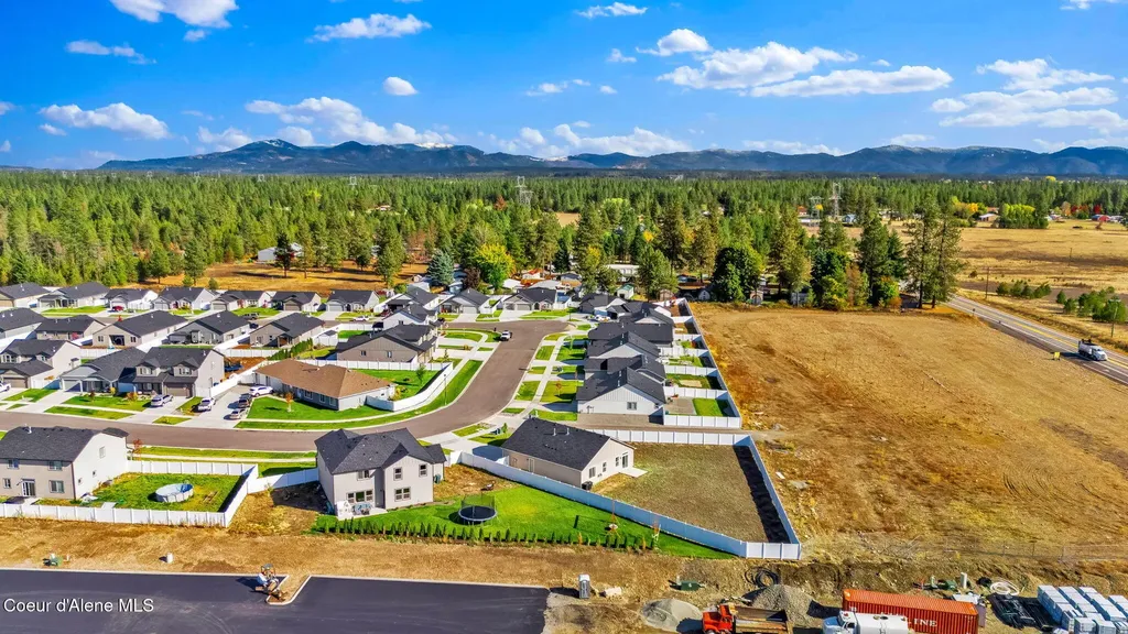 16167 N Hadley Loop Rathdrum ID 83858