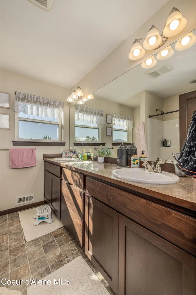 30259 N Sienna Loop Athol ID 83801