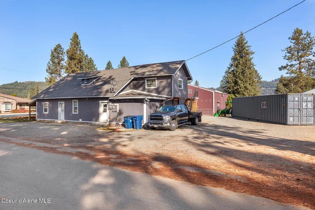 207 S Division Street Pinehurst ID 83850