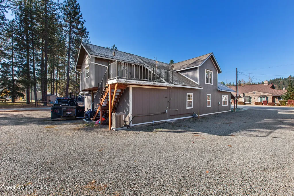 207 S Division Street Pinehurst ID 83850