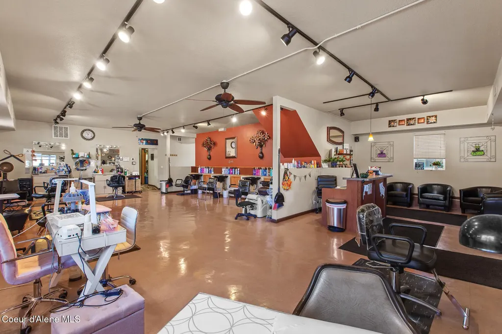 207 S Division Street Pinehurst ID 83850