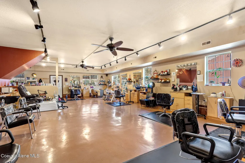 207 S Division Street Pinehurst ID 83850