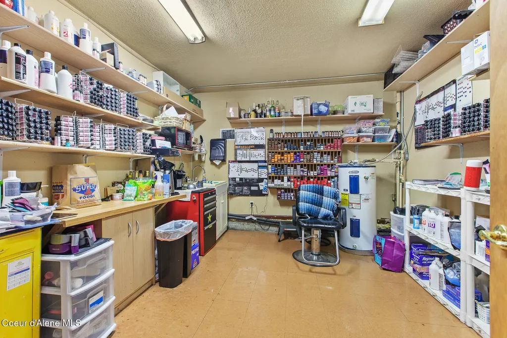 207 S Division Street Pinehurst ID 83850
