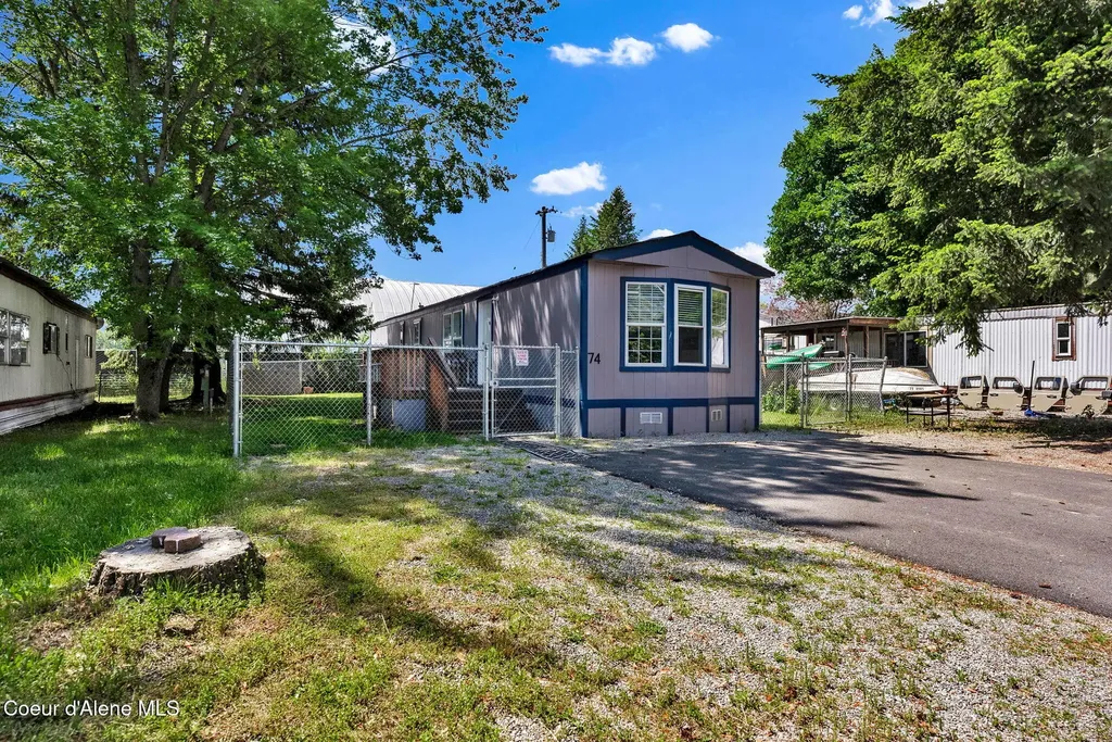 74 E Walrose Loop Hayden ID 83835