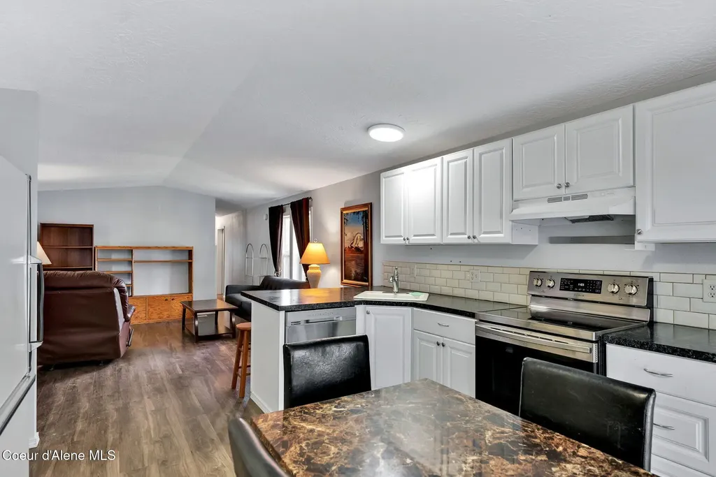 74 E Walrose Loop Hayden ID 83835