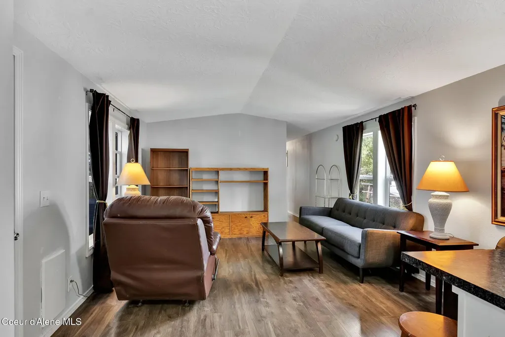 74 E Walrose Loop Hayden ID 83835