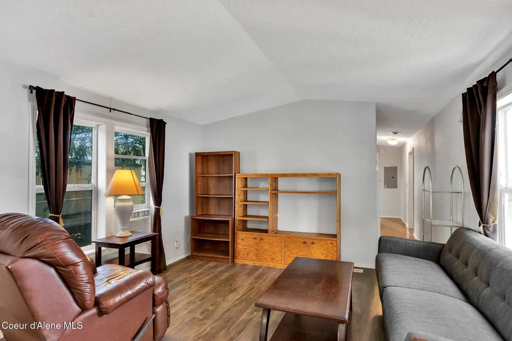 74 E Walrose Loop Hayden ID 83835