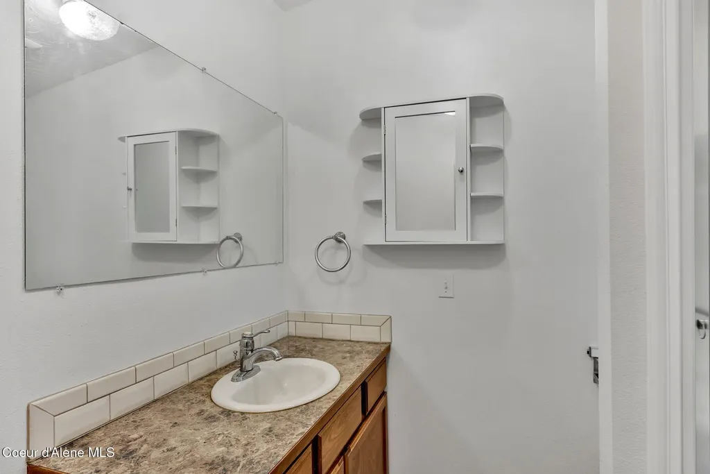 74 E Walrose Loop Hayden ID 83835
