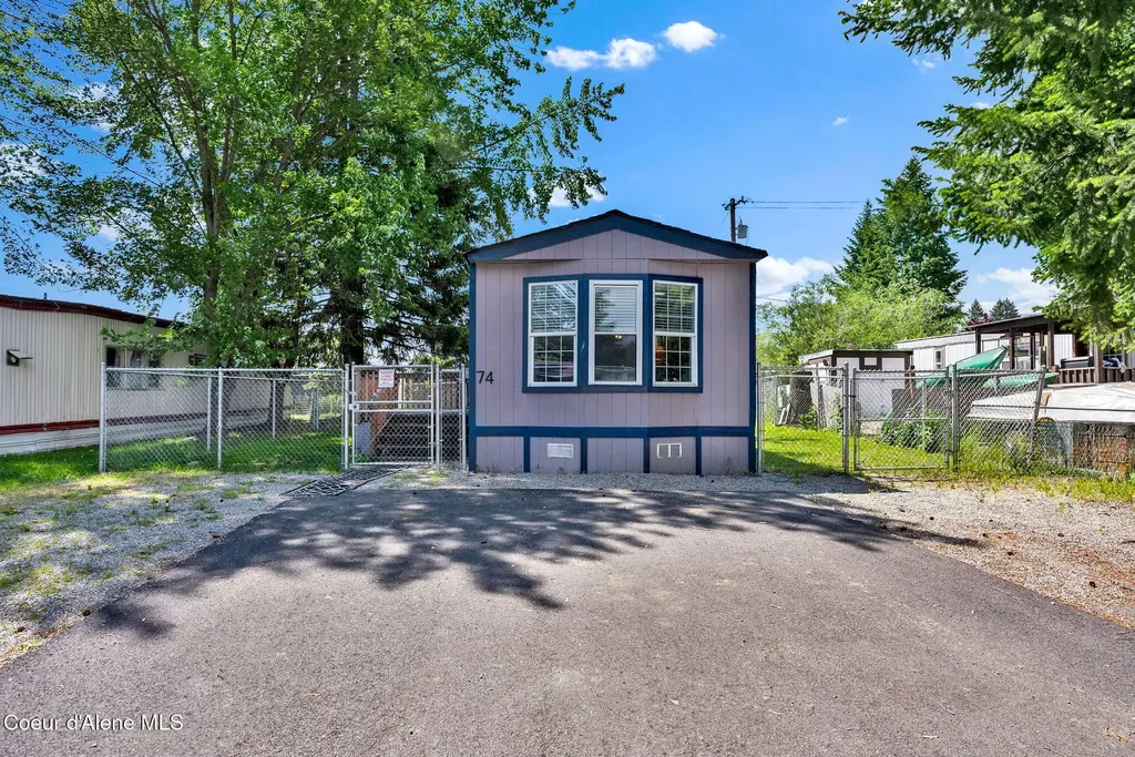 74 E Walrose Loop Hayden ID 83835