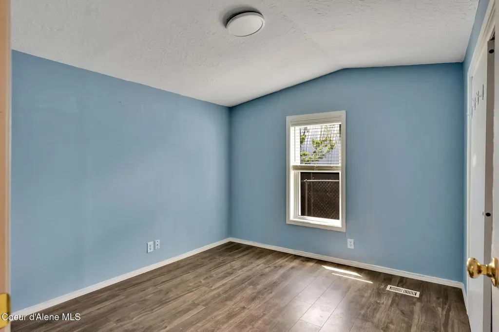 74 E Walrose Loop Hayden ID 83835