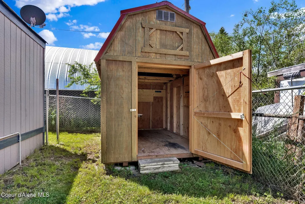 74 E Walrose Loop Hayden ID 83835