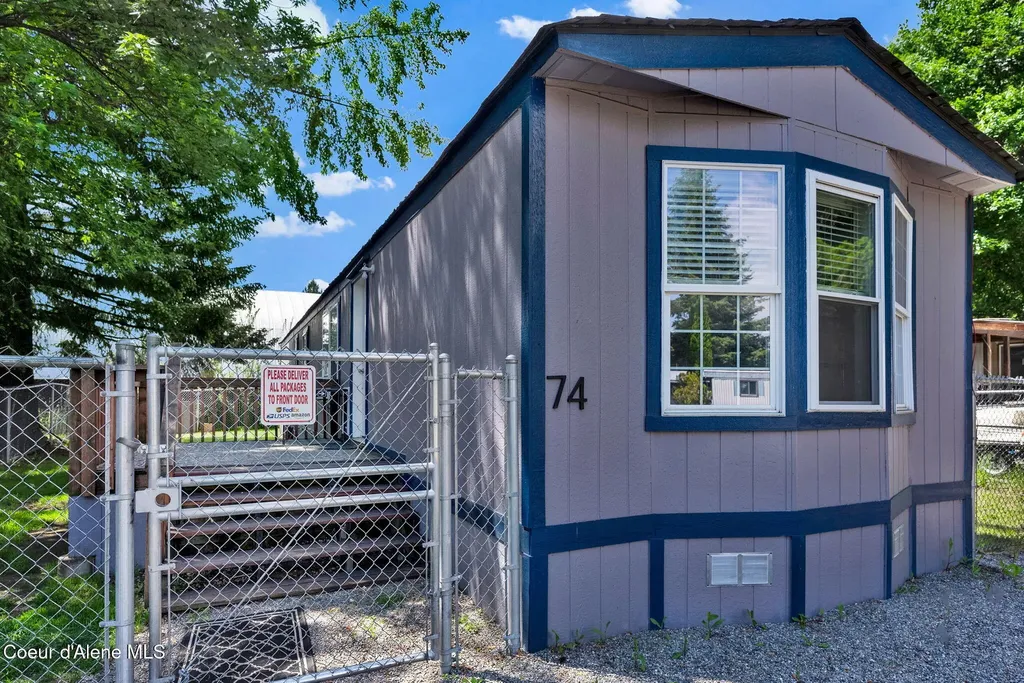 74 E Walrose Loop Hayden ID 83835