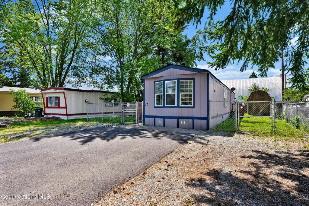 74 E Walrose Loop Hayden ID 83835