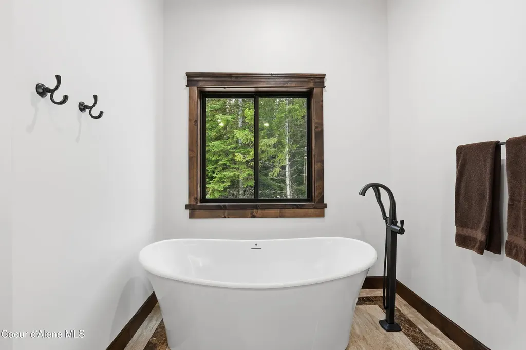 216 Mara Meadows Athol ID 83801