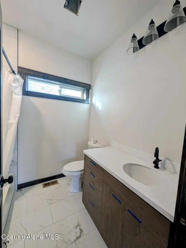 6856 Selkirk Street Bonners Ferry ID 83805
