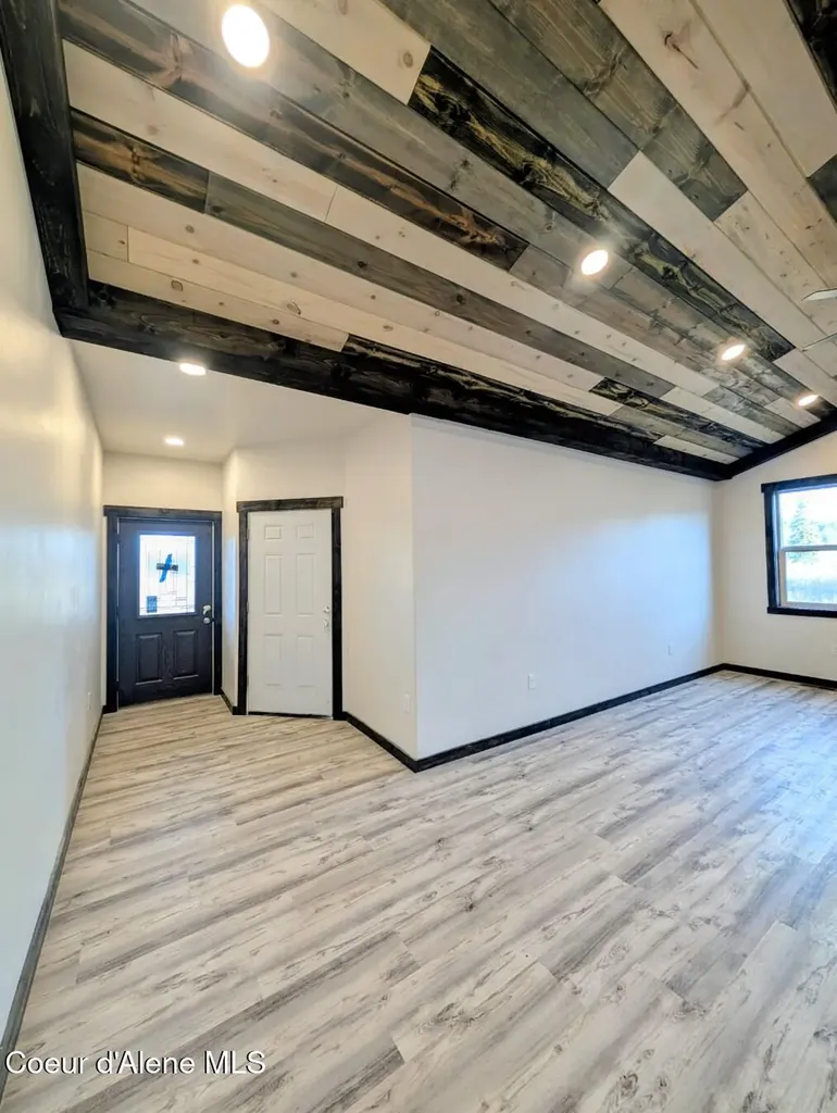6856 Selkirk Street Bonners Ferry ID 83805