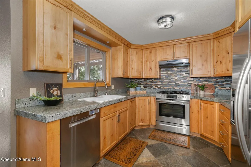 1665 E Club Lane Hayden Lake ID 83835