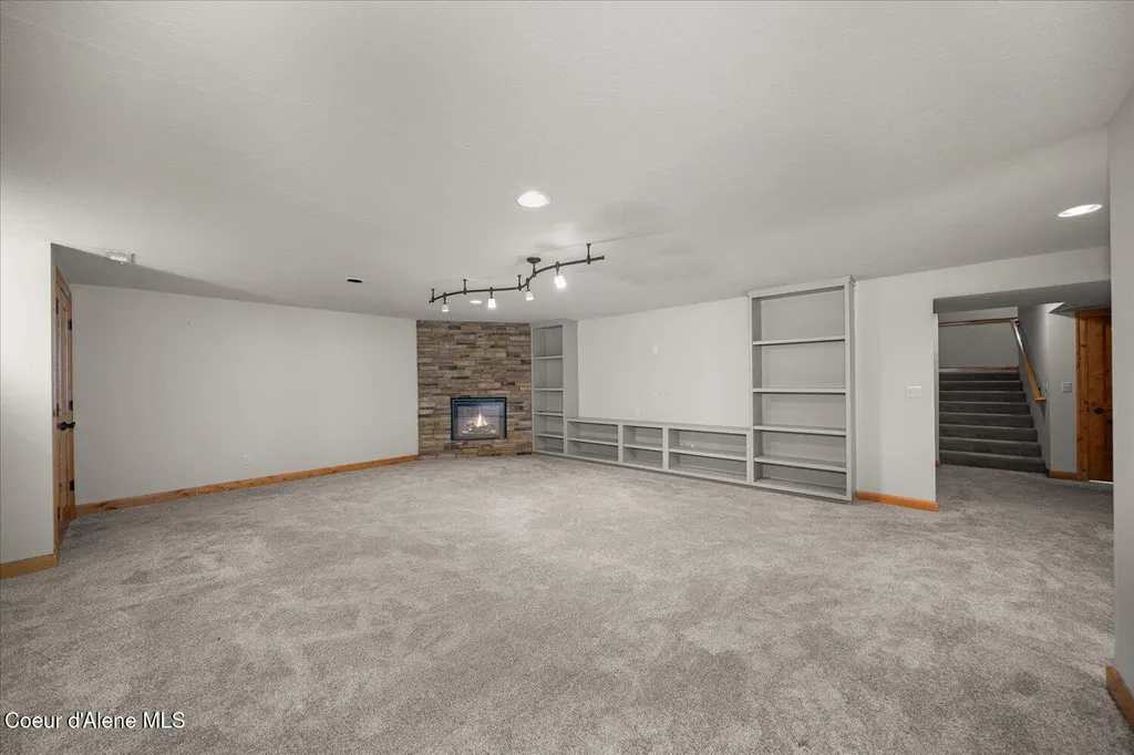 1665 E Club Lane Hayden Lake ID 83835