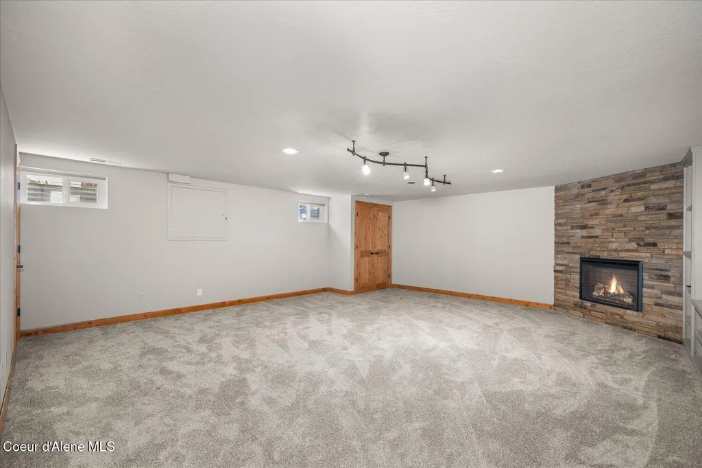 1665 E Club Lane Hayden Lake ID 83835