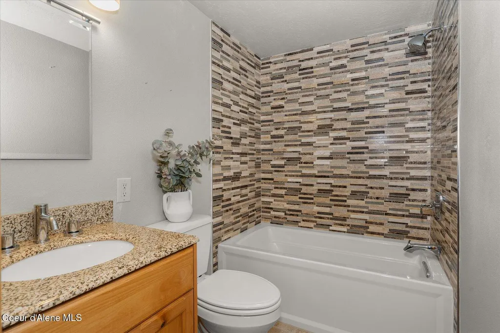 1665 E Club Lane Hayden Lake ID 83835