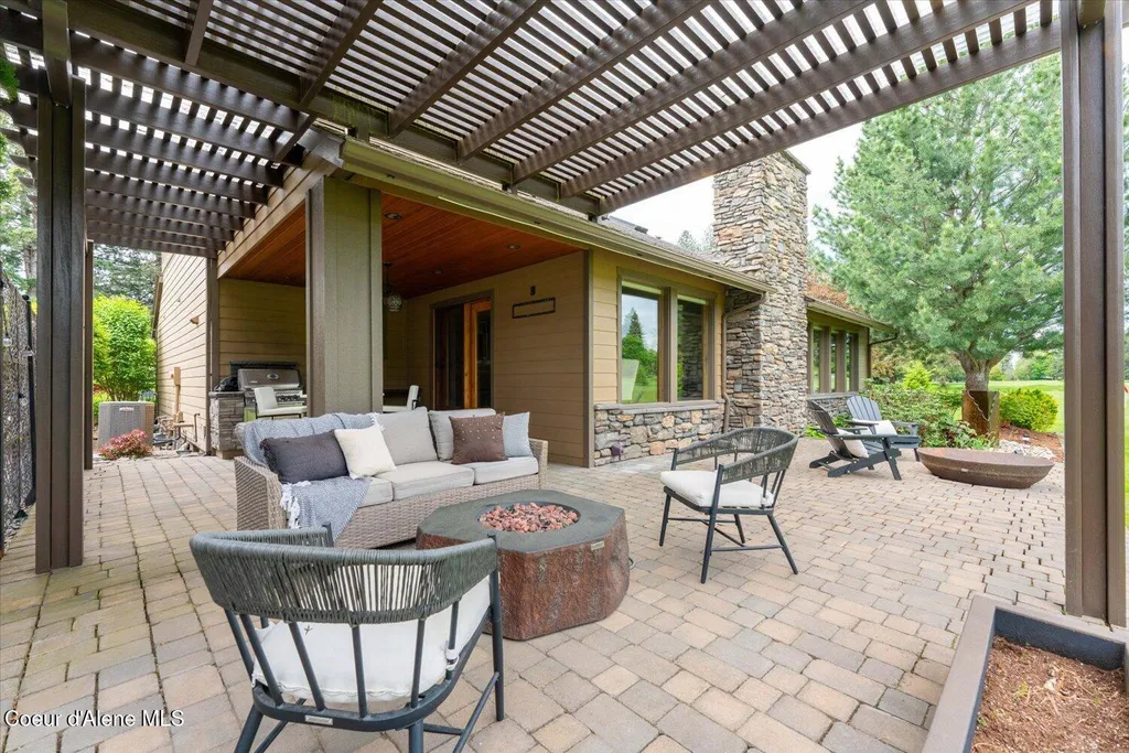 1665 E Club Lane Hayden Lake ID 83835