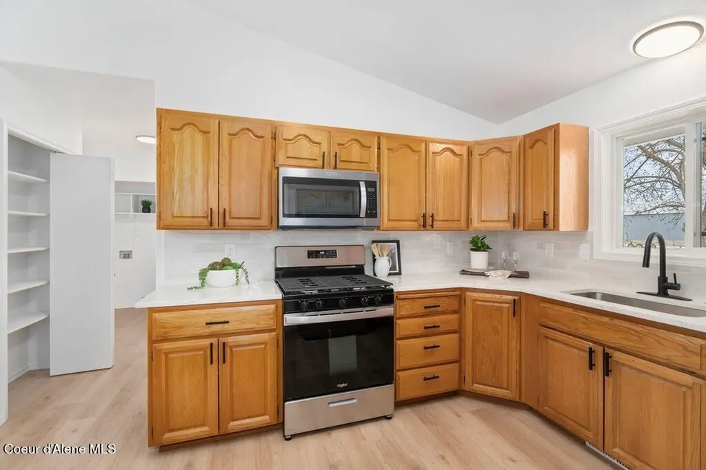10759 N Idaho Road Post Falls ID 83854