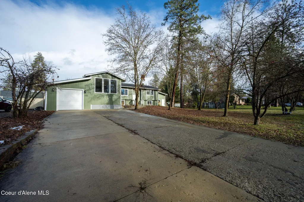 11448 W Meadowview Lane Nine Mile WA 99026