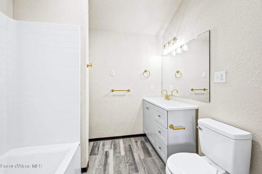 11448 W Meadowview Lane Nine Mile WA 99026