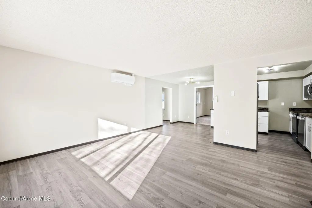 11448 W Meadowview Lane Nine Mile WA 99026