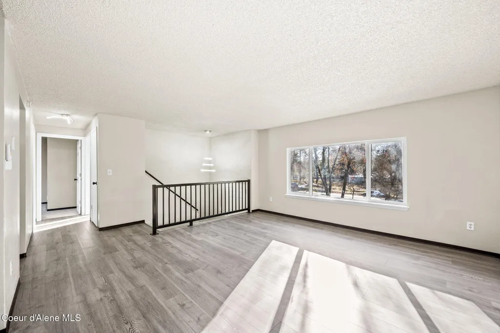 11448 W Meadowview Lane Nine Mile WA 99026