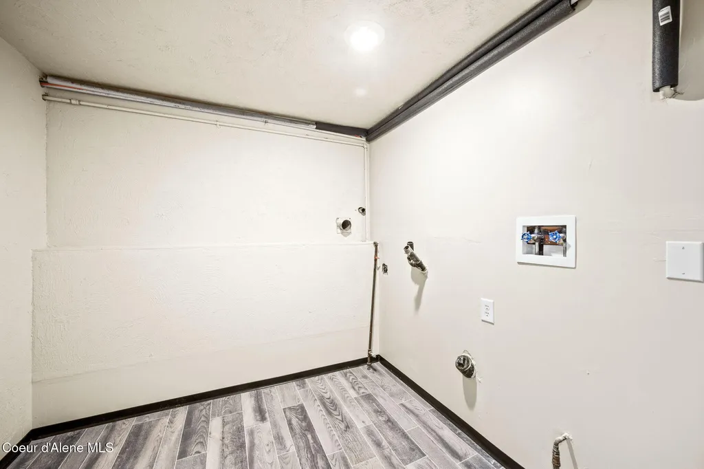 11448 W Meadowview Lane Nine Mile WA 99026