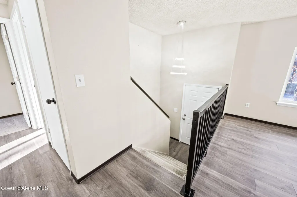 11448 W Meadowview Lane Nine Mile WA 99026