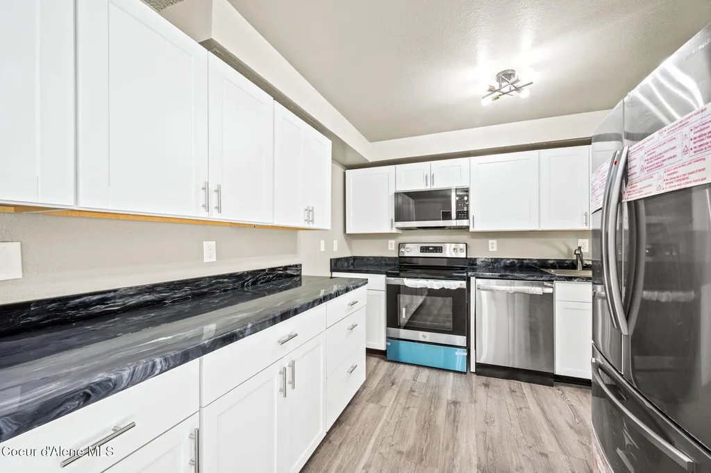 11448 W Meadowview Lane Nine Mile WA 99026