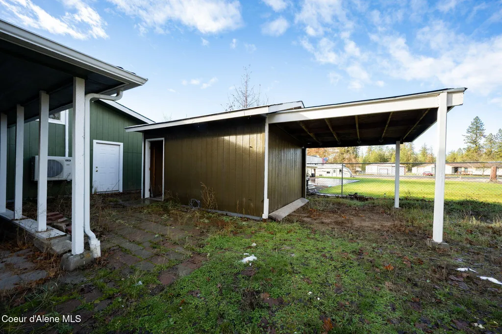 11448 W Meadowview Lane Nine Mile WA 99026