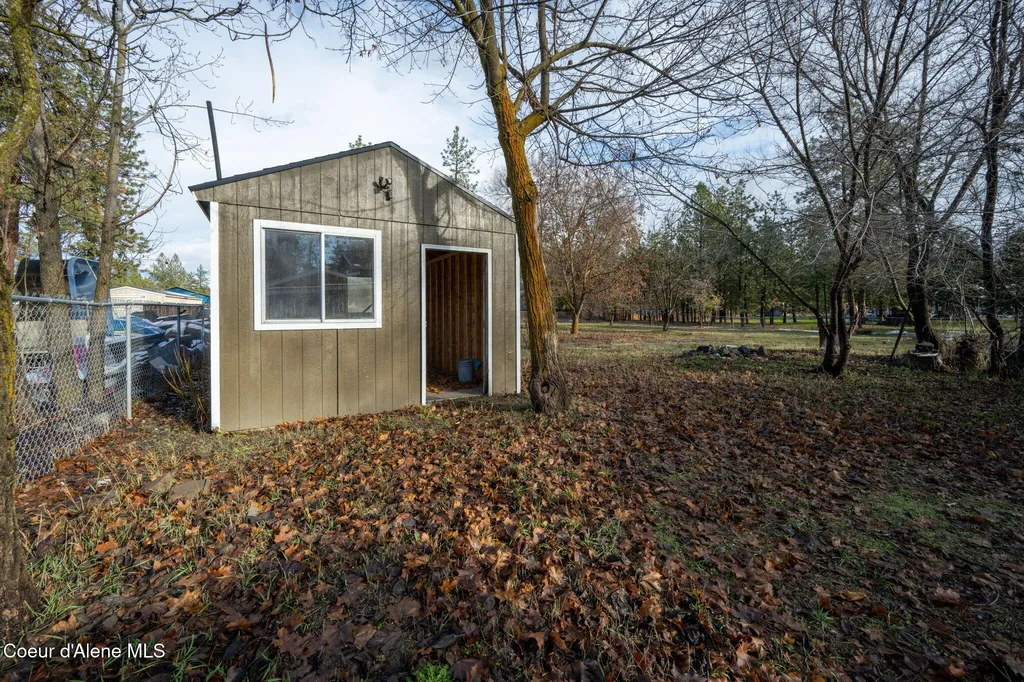 11448 W Meadowview Lane Nine Mile WA 99026
