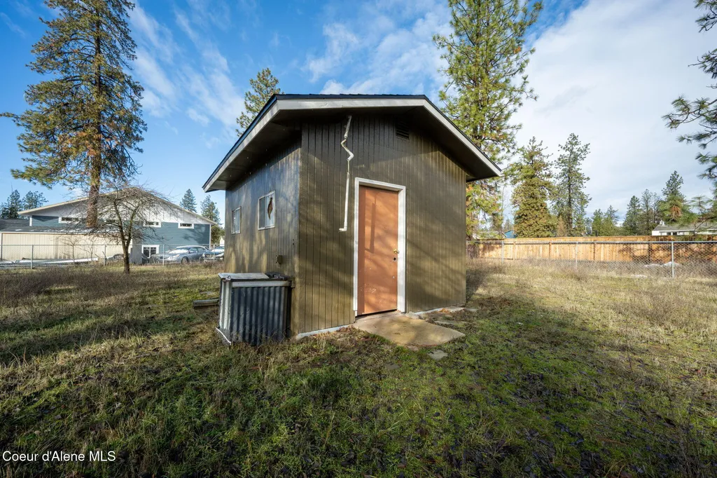 11448 W Meadowview Lane Nine Mile WA 99026