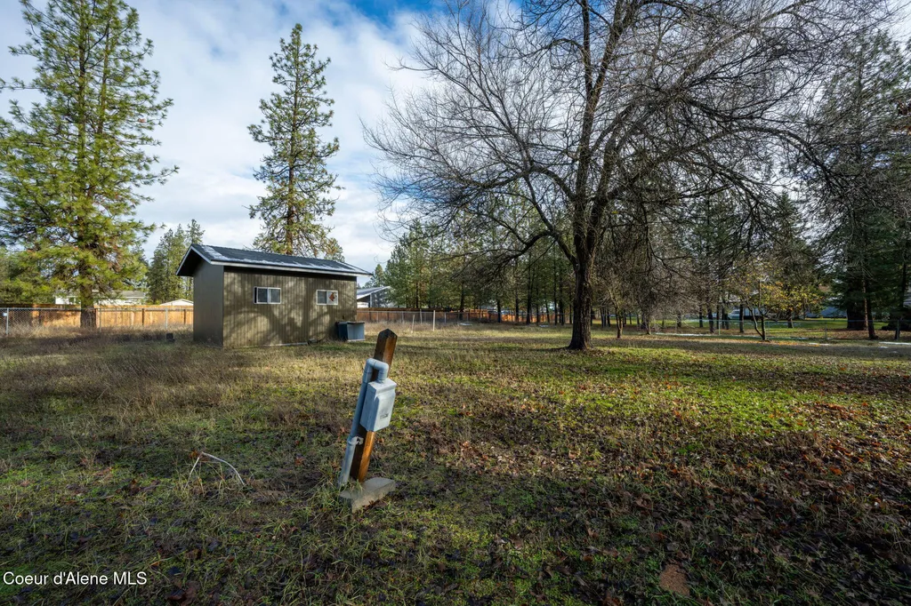 11448 W Meadowview Lane Nine Mile WA 99026