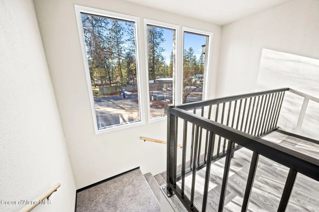 11448 W Meadowview Lane Nine Mile WA 99026