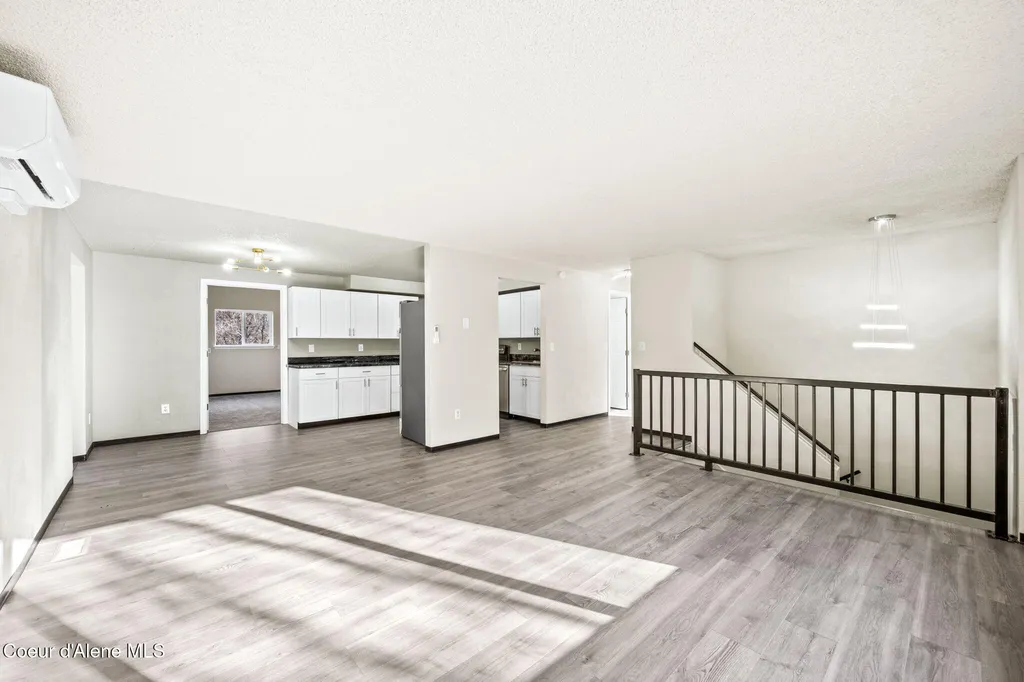 11448 W Meadowview Lane Nine Mile WA 99026