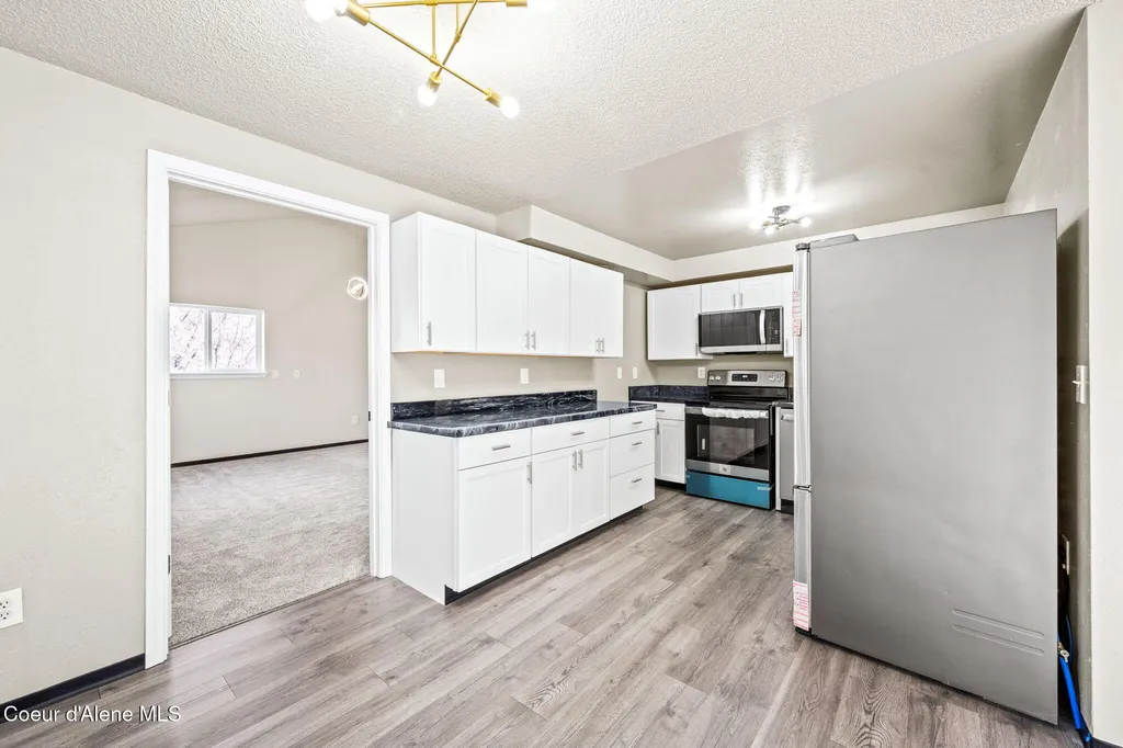 11448 W Meadowview Lane Nine Mile WA 99026