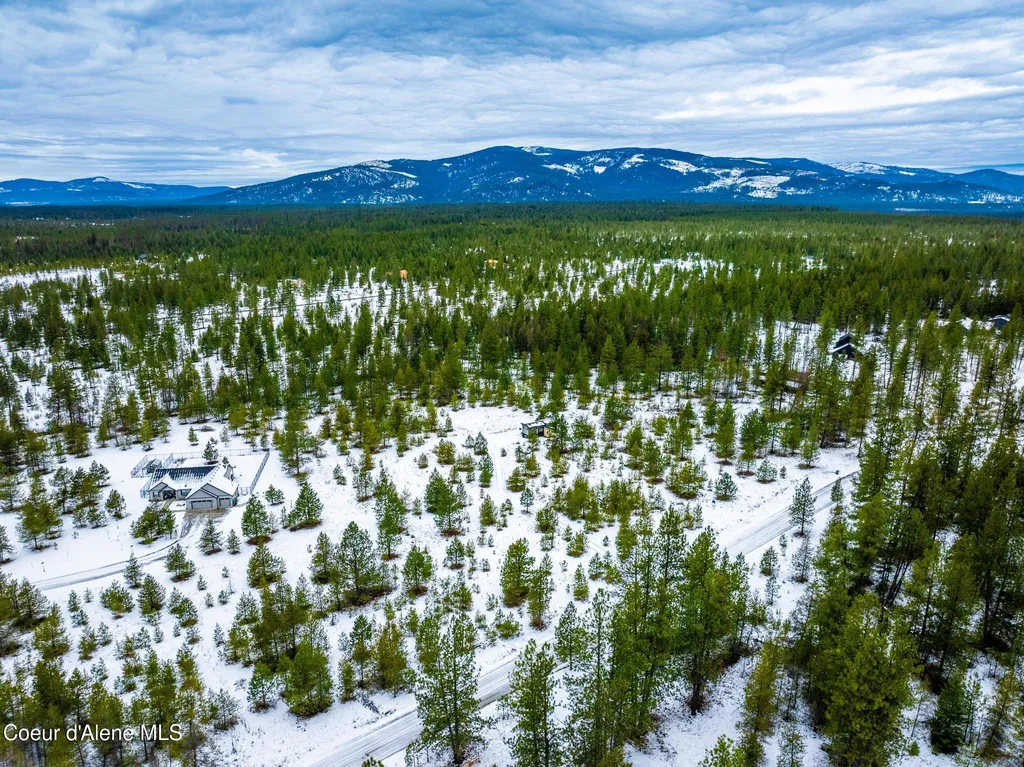 78 Wyatt Lane Spirit Lake ID 83869