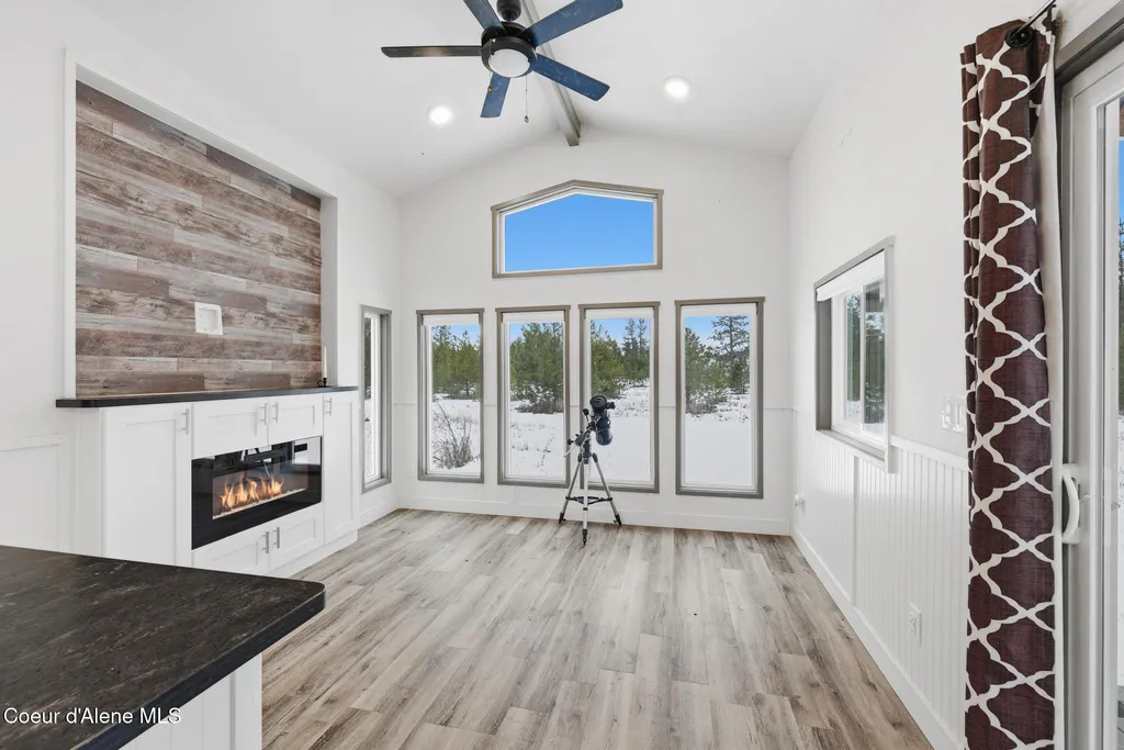 78 Wyatt Lane Spirit Lake ID 83869